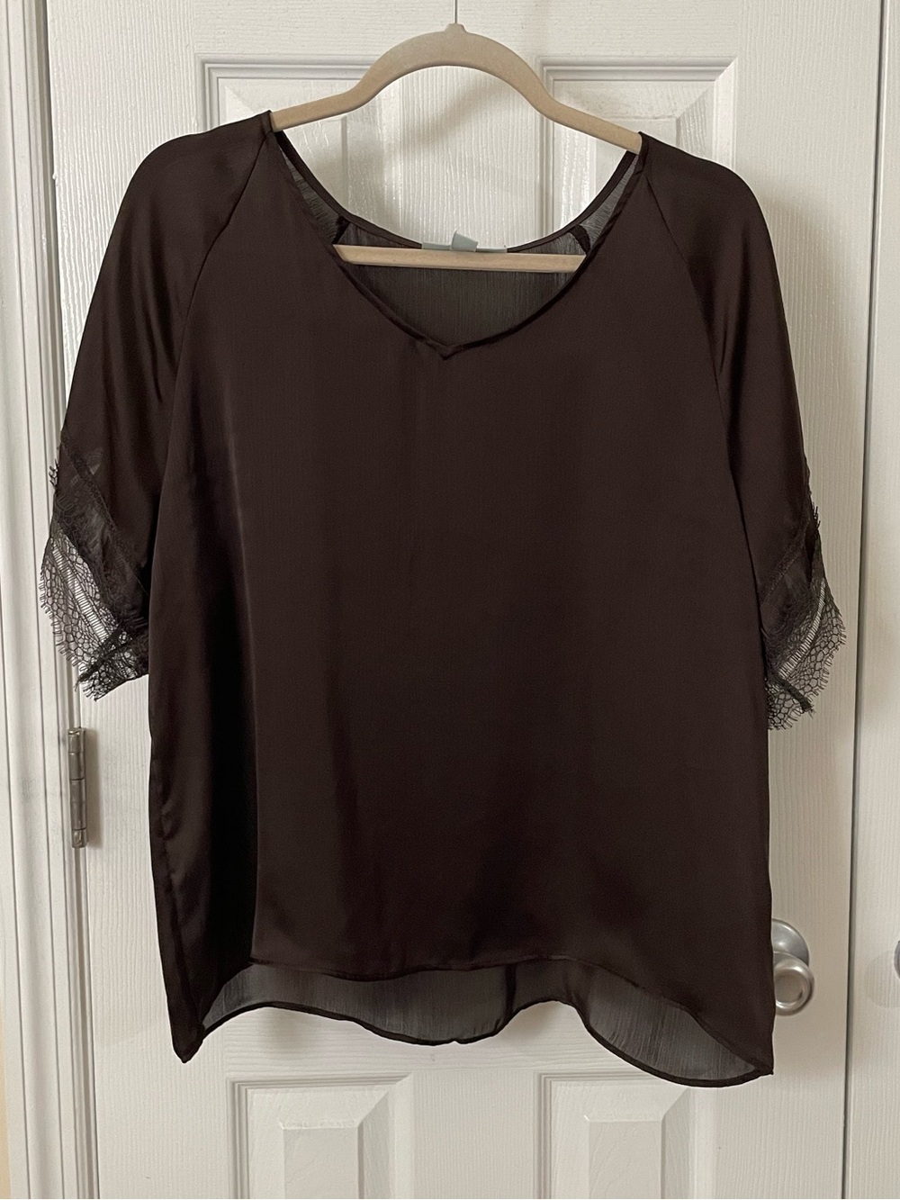 Ryegrass Women's Brown Satin Lace-Trim Blouse